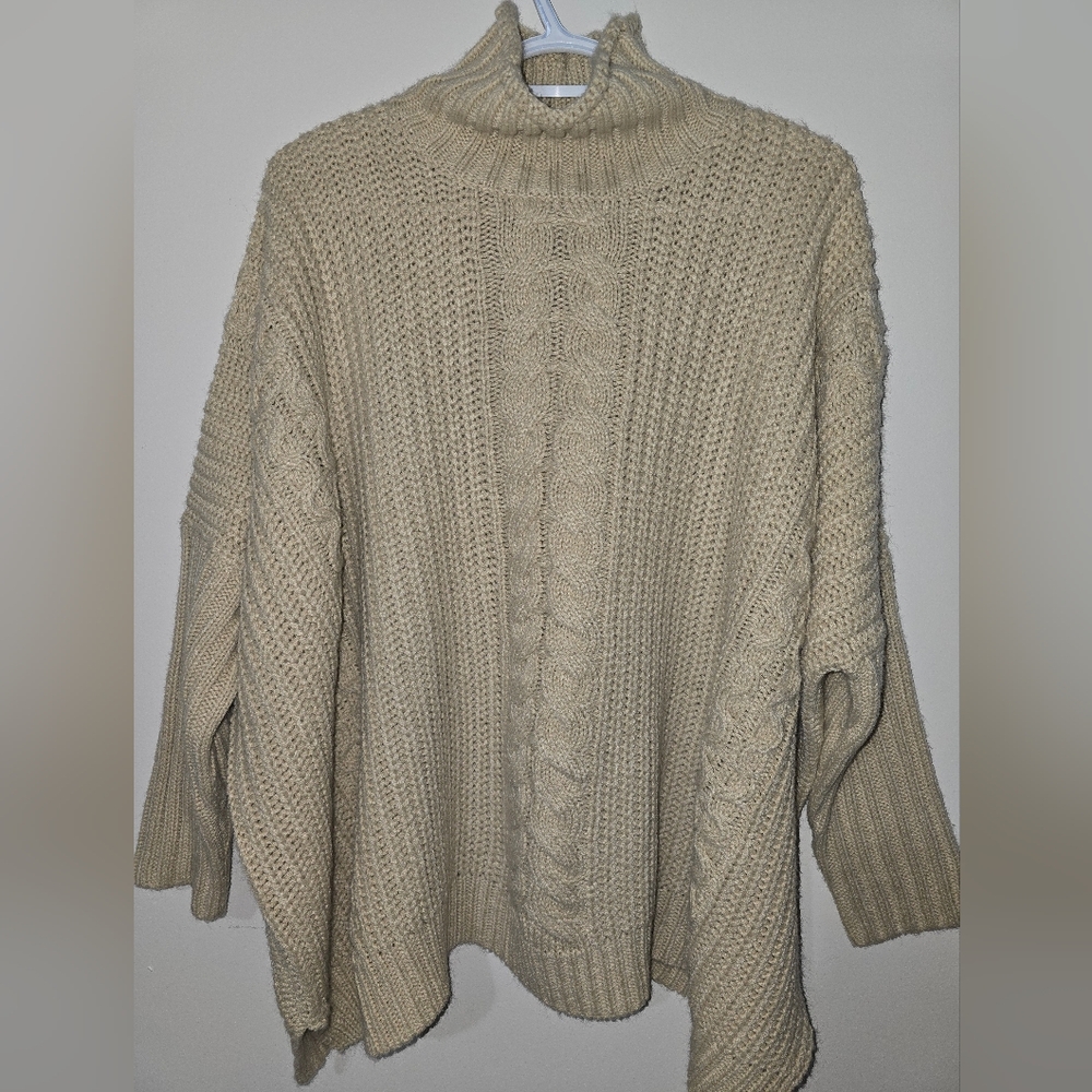 Gabby Isabella Cream Cable Knit Crew Neck Sweater